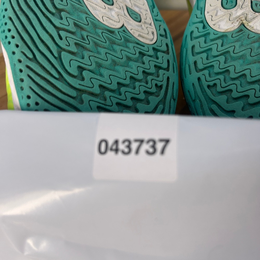 New Balance Fresh Foam Lav V2 Womens Tennis Shoes Yellow Green Size 12 Wide - Picture 8 of 8